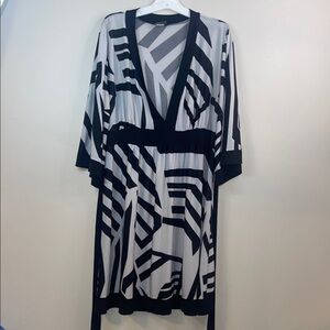 Dots Black & White Graphic Tunic - Women’s 2X #7
